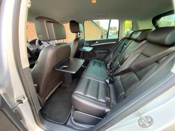 Volkswagen Tiguan 2.0 TDI BlueMotion Tech SE DSG 4WD Euro 5 (s/s) 5dr