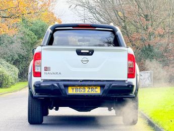 Nissan Navara 2.3 dCi N-Guard Auto 4WD Euro 6 4dr