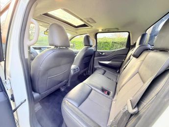 Nissan Navara 2.3 dCi N-Guard Auto 4WD Euro 6 4dr