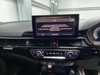 Audi A4 Avant 2.0 TDI 40 Black Edition S Tronic quattro Euro 6 (s/s) 5dr