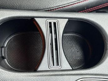 Mercedes-Benz GLA 2.1 GLA220 CDI AMG Line 7G-DCT 4MATIC Euro 6 (s/s) 5dr