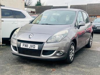 Renault Scenic 1.5 dCi Expression Euro 5 5dr