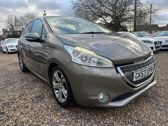 Peugeot 208 1.2 VTi Allure Euro 5 5dr