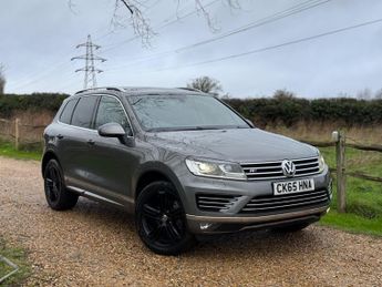 Volkswagen Touareg 3.0 TDI V6 BlueMotion Tech R-Line Tiptronic 4WD Euro 6 (s/s) 5dr