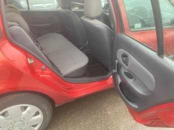 Renault Clio 1.4 16v Expression 5dr