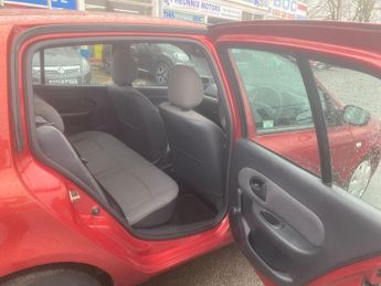 Renault Clio 1.4 16v Expression 5dr