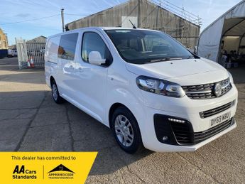 Vauxhall Vivaro 2.0 Turbo D 3100 Sportive Crew Van L2 H1 Euro 6 (s/s) 5dr