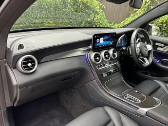Mercedes-Benz GLC 2.0 GLC300 MHEV AMG Line (Premium Plus) Coupe G-Tronic+ 4MATIC E