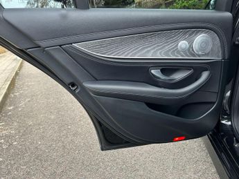 Mercedes-Benz E Class 2.0 E300e 13.5kWh AMG Line Night Edition (Premium Plus) G-Tronic