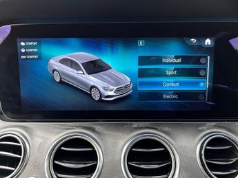 Mercedes-Benz E Class 2.0 E300e 13.5kWh AMG Line Night Edition (Premium Plus) G-Tronic
