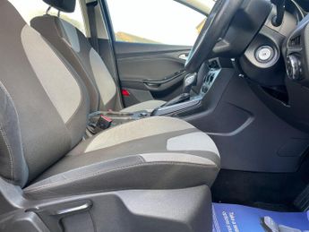 Ford Focus 1.6 Zetec Powershift Euro 5 5dr