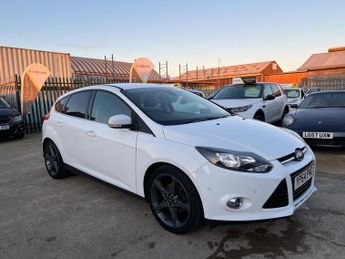 Ford Focus 1.0T EcoBoost Titanium Navigator Euro 5 (s/s) 5dr