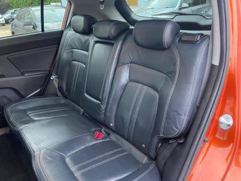 Kia Sportage 2.0 CRDi KX-3 Auto AWD Euro 5 5dr (SNav)