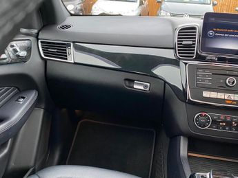 Mercedes-Benz GLE 3.0 GLE350d V6 AMG Night Edition (Premium Plus) G-Tronic 4MATIC 