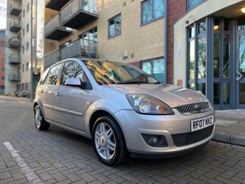 Ford Fiesta 1.4 Ghia 5dr