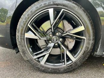 Audi A8 4.2 TDI V8 Sport Executive Tiptronic quattro Euro 6 (s/s) 4dr