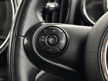 MINI COUNTRYMAN 1.5 7.6kWh Cooper SE SUV 5dr Petrol Plug-in Hybrid Auto ALL4 Eur