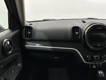 MINI COUNTRYMAN 1.5 7.6kWh Cooper SE SUV 5dr Petrol Plug-in Hybrid Auto ALL4 Eur