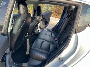Tesla Model 3 Standard Range Plus Auto RWD 4dr
