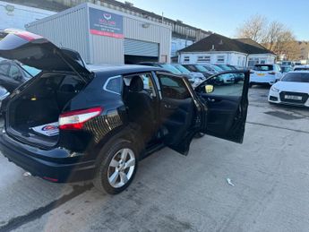 Nissan Qashqai 1.2 DIG-T n-tec XTRON 2WD Euro 6 (s/s) 5dr