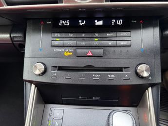 Lexus IS 2.5 300h F Sport E-CVT Euro 6 (s/s) 4dr