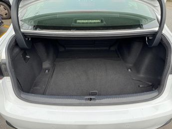 Lexus IS 2.5 300h F Sport E-CVT Euro 6 (s/s) 4dr