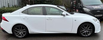 Lexus IS 2.5 300h F Sport E-CVT Euro 6 (s/s) 4dr