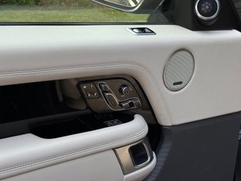 Land Rover Range Rover 2.0 P400e 12.4kWh Vogue Auto 4WD Euro 6 (s/s) 5dr