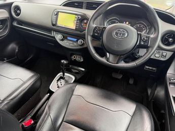 Toyota Yaris 1.5 VVT-h Icon Tech E-CVT Euro 6 (s/s) 5dr