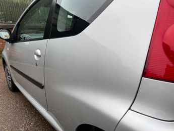 Peugeot 107 1.0 12V Urban 2 Tronic Euro 4 3dr