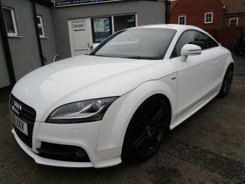 Audi TT 2.0 TDI Black Edition quattro Euro 5 3dr