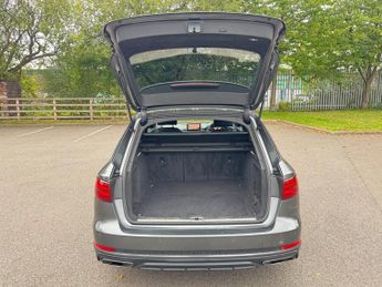 Audi A4 Avant 2.0 TFSI 40 Black Edition S Tronic Euro 6 (s/s) 5dr