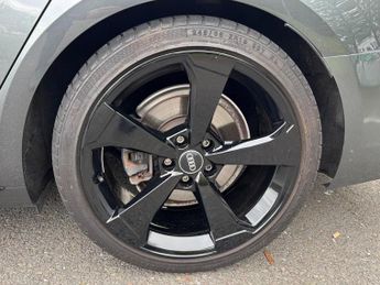 Audi A4 Avant 2.0 TFSI 40 Black Edition S Tronic Euro 6 (s/s) 5dr