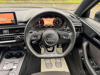 Audi A4 Avant 2.0 TFSI 40 Black Edition S Tronic Euro 6 (s/s) 5dr