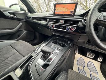 Audi A4 Avant 2.0 TFSI 40 Black Edition S Tronic Euro 6 (s/s) 5dr