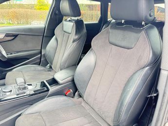Audi A4 Avant 2.0 TFSI 40 Black Edition S Tronic Euro 6 (s/s) 5dr