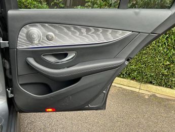 Mercedes-Benz E Class 2.0 E300e 13.5kWh AMG Line Night Edition (Premium Plus) G-Tronic