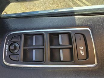 Jaguar F-PACE 2.0 D180 Portfolio AWD Euro 6 (s/s) 5dr