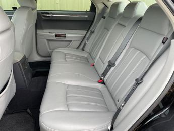 Chrysler 300C 3.5 V6 4dr