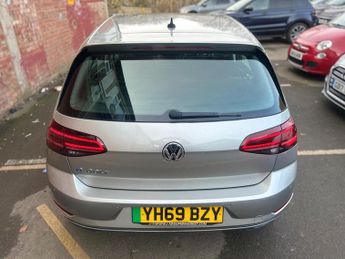 Volkswagen e-Golf 35.8kWh e-Golf Auto 5dr