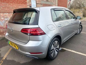 Volkswagen e-Golf 35.8kWh e-Golf Auto 5dr