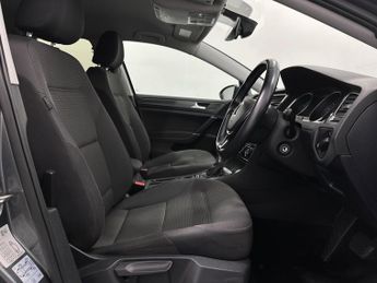 Volkswagen e-Golf 35.8kWh e-Golf Auto 5dr