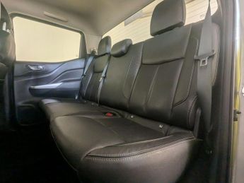 Nissan Navara 2.3 dCi Tekna 4WD Euro 6 (s/s) 4dr