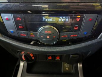 Nissan Navara 2.3 dCi Tekna 4WD Euro 6 (s/s) 4dr