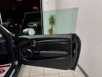 MINI Hatch 1.5 Cooper Exclusive Steptronic Euro 6 (s/s) 3dr