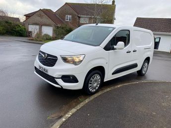 Vauxhall Combo 1.5 Turbo D 2300 Sportive L2 H1 Euro 6 4dr