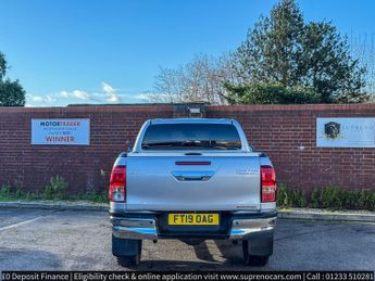 Toyota Hilux 2.4 D-4D Invincible X Auto 4WD Euro 6 4dr (TSS, 3.5t)