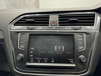 Volkswagen Tiguan 2.0 TDI R-Line DSG Euro 6 (s/s) 5dr