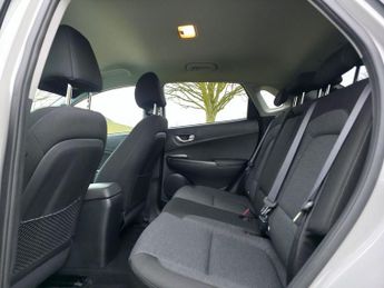 Hyundai KONA 64kWh Premium Auto 5dr (10.5kW Charger)