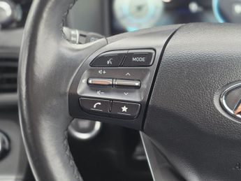 Hyundai KONA 64kWh Premium Auto 5dr (10.5kW Charger)